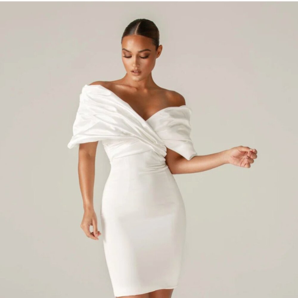 ALIEVA MARIBEL CREPE RUFFLE SHOULDER DRESS